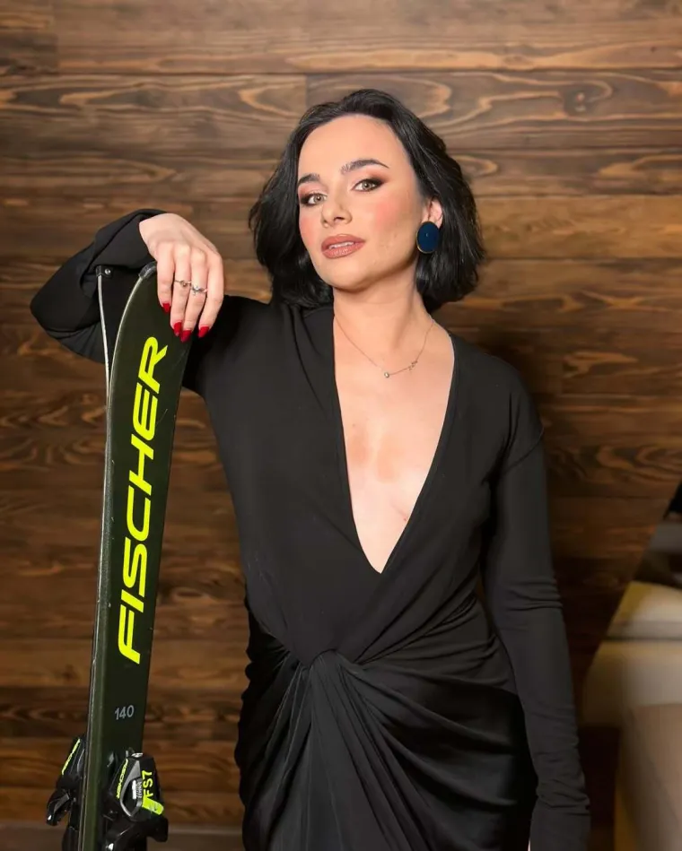 Recitirala cajke, kandidirala se za parlament, a Hrvatsku osvojila nezaboravnim modnim izdanjima