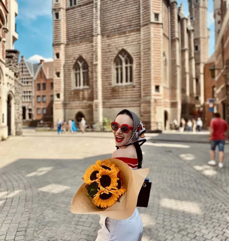 Recitirala cajke, kandidirala se za parlament, a Hrvatsku osvojila nezaboravnim modnim izdanjima