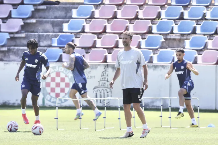 Hajduk počeo s pripremama pod vodstvom Garcije: Jedan igrač &scaron;okirao sve na 30+ stupnjeva