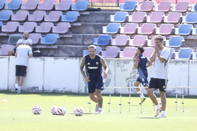 Hajduk počeo s pripremama pod vodstvom Garcije: Jedan igrač &scaron;okirao sve na 30+ stupnjeva