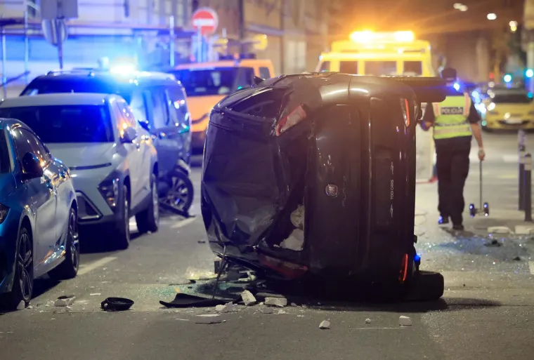 Strava u centru Zagreba: Zabio se u pet vozila, iz automobila mu ispala boca alkohola?