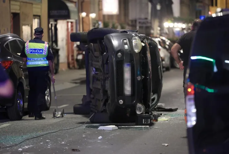 Strava u centru Zagreba: Zabio se u pet vozila, iz automobila mu ispala boca alkohola?