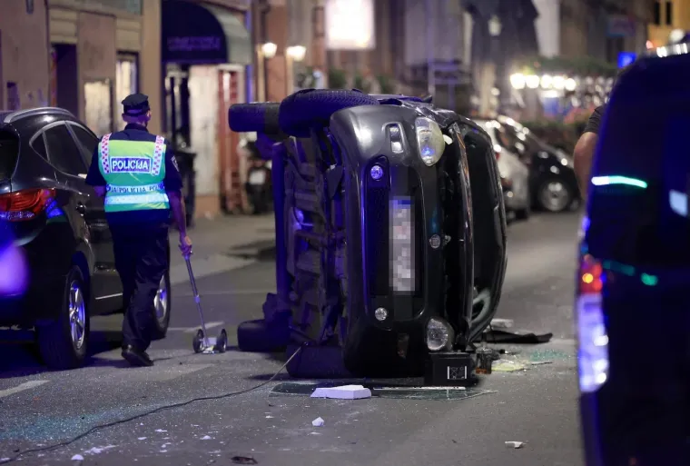 Strava u centru Zagreba: Zabio se u pet vozila, iz automobila mu ispala boca alkohola?