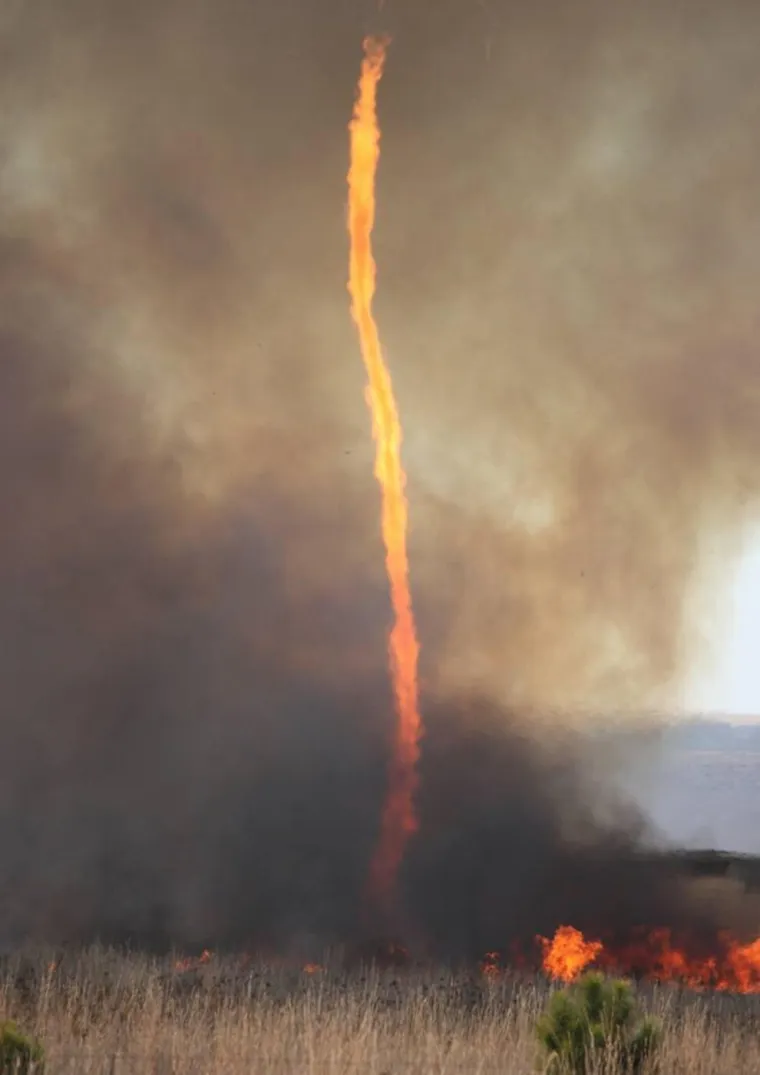 Snimljen monstruozni tornado: Zapanjujući prizori tjeraju strah u kosti