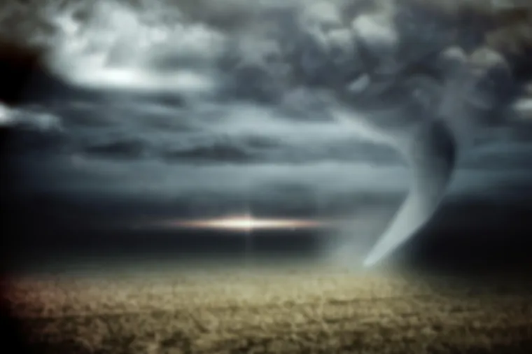 Snimljen monstruozni tornado: Zapanjujući prizori tjeraju strah u kosti