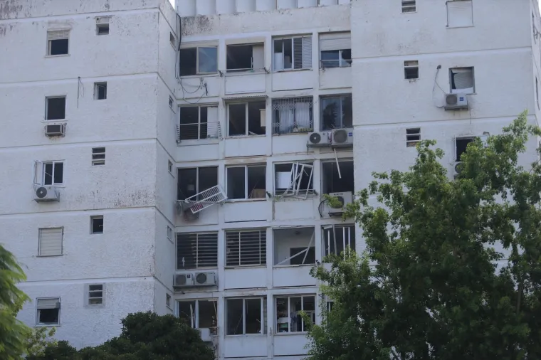 Pogledajte posljedice raketnih udara na Izrael: Evakuacija Hrvata u punom jeku