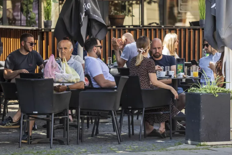 Slavonke zaraznim osmijesima zapele oku kamere