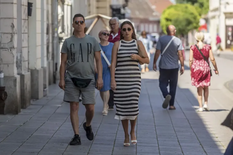 Slavonke zaraznim osmijesima zapele oku kamere