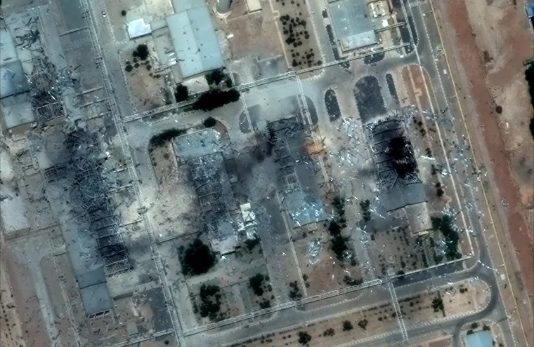 Preoblikovani teren i divovski krater: Slike iz svemira pokazuju posljedice bombardiranja