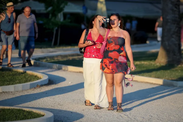 Svi su gledali u nju: Sirena na zadarskoj rivi plijenila poglede