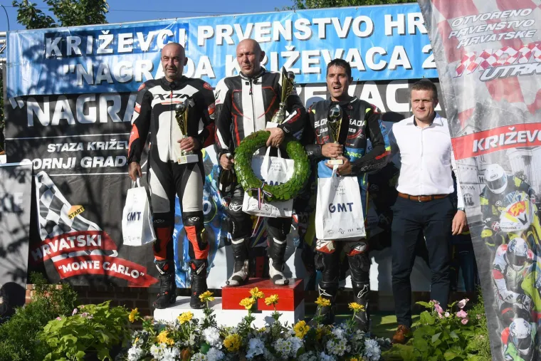 Čuli su se kao gromovi, a tri mlade dame plijenile su pažnju