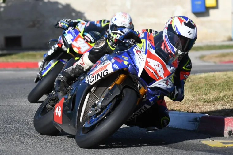 Čuli su se kao gromovi, a tri mlade dame plijenile su pažnju