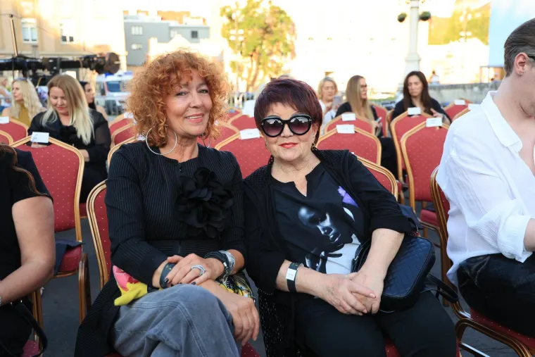 Mala crna haljina bila je dovoljna da Blanka Mate&scaron;a ukrade svu pažnju na 90. Zlatnoj igli