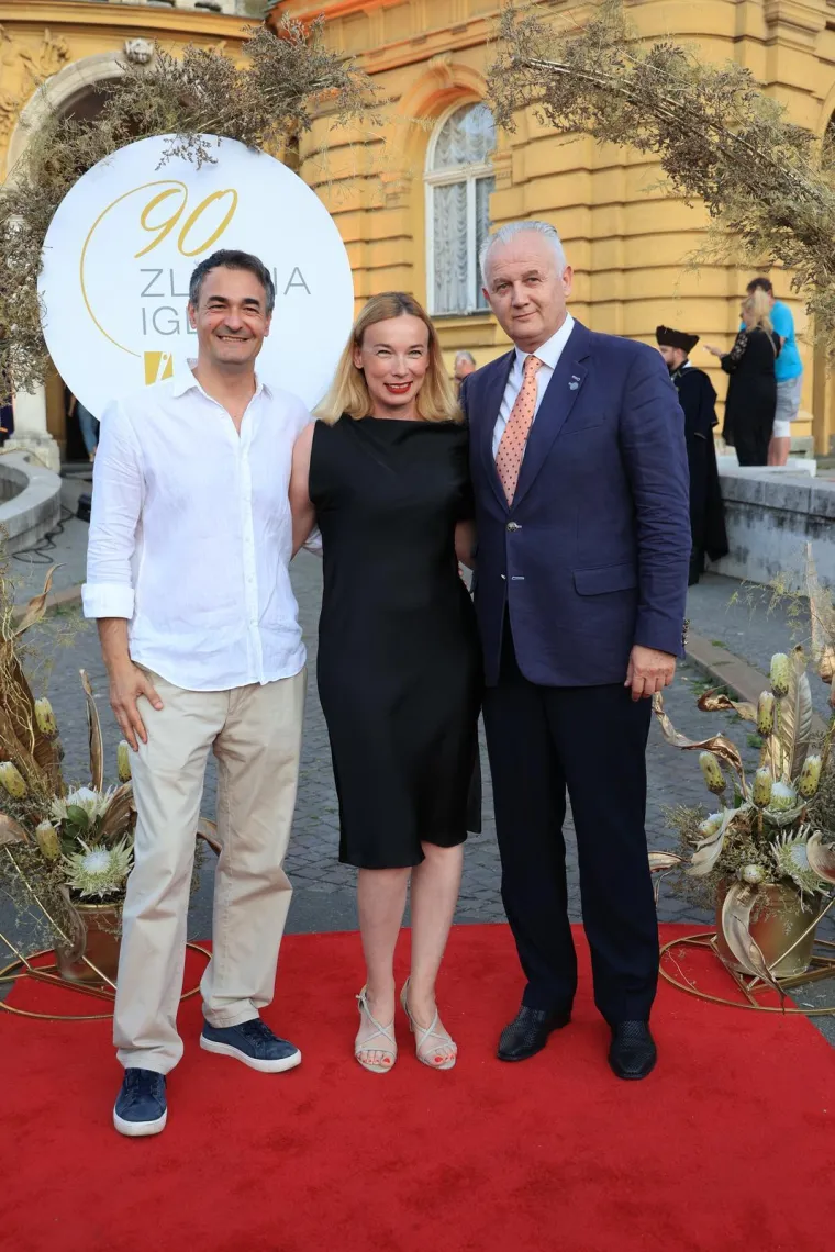 Mala crna haljina bila je dovoljna da Blanka Mate&scaron;a ukrade svu pažnju na 90. Zlatnoj igli