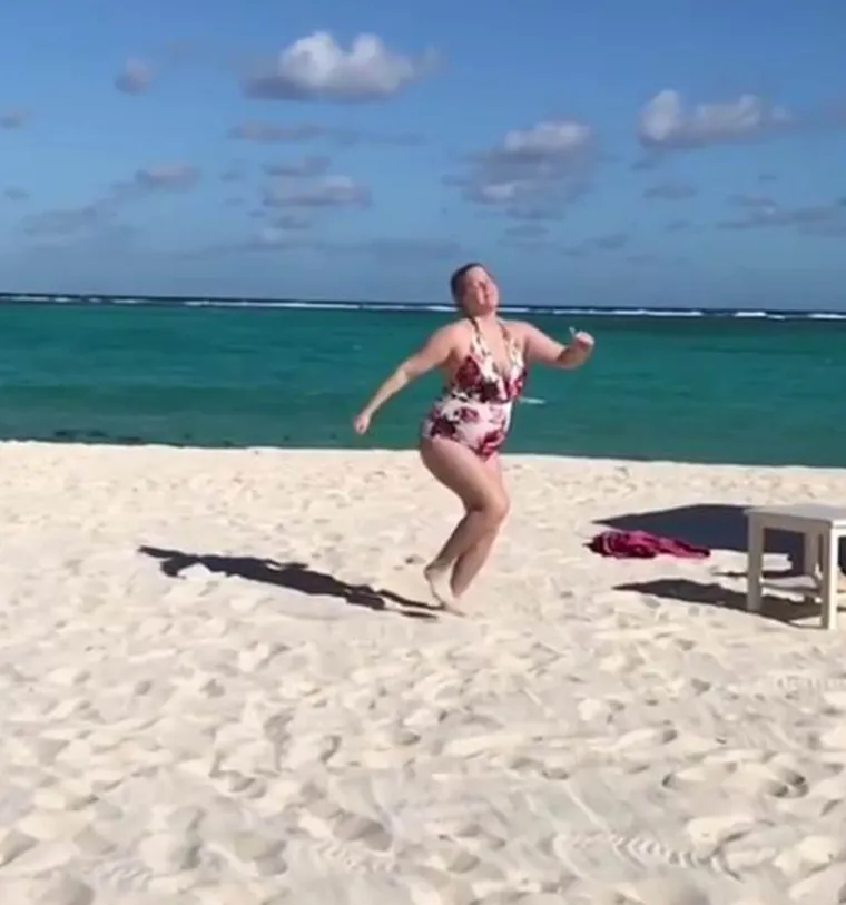 Skinula preko 30 kilograma pa se rije&scaron;ila muža? Amy Schumer ne liči na sebe s početka karijere