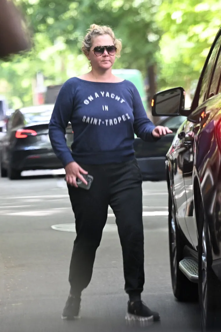 Skinula preko 30 kilograma pa se rije&scaron;ila muža? Amy Schumer ne liči na sebe s početka karijere