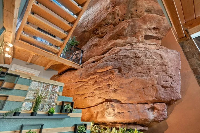 Prodaje se vila 'Kuća obitelji Kremenko': Napravljena je uz stijenu staru 200 milijuna godina