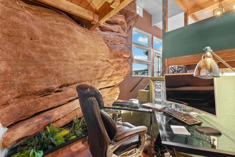 Prodaje se vila 'Kuća obitelji Kremenko': Napravljena je uz stijenu staru 200 milijuna godina