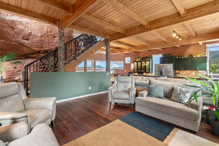 Prodaje se vila 'Kuća obitelji Kremenko': Napravljena je uz stijenu staru 200 milijuna godina