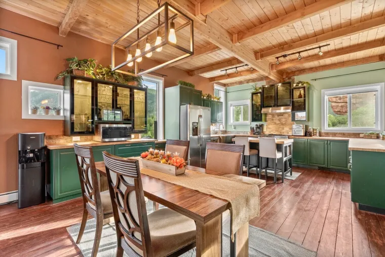 Prodaje se vila 'Kuća obitelji Kremenko': Napravljena je uz stijenu staru 200 milijuna godina