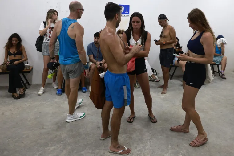 Oni se vratili na plažu u Tel Avivu nakon uzbune, a rat s Iranom bjesni