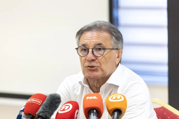 Mamić molio Milanovića za oprost, a pažnju ukrao skupocjeni detalj na njegovoj ruci