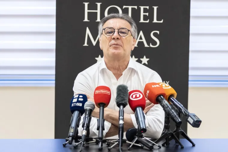 Mamić molio Milanovića za oprost, a pažnju ukrao skupocjeni detalj na njegovoj ruci