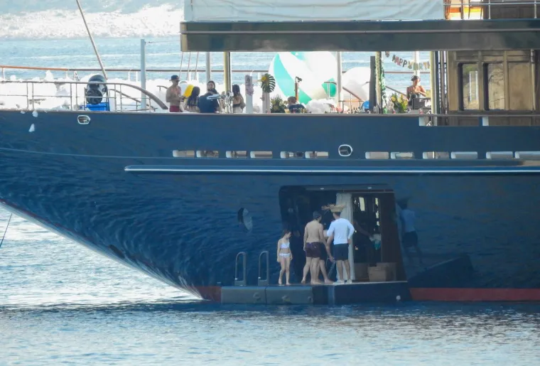 Ovako to rade milijarderi: Jeff Bezos organizirao pjena party kod Cresa, zabavi nije bilo kraja