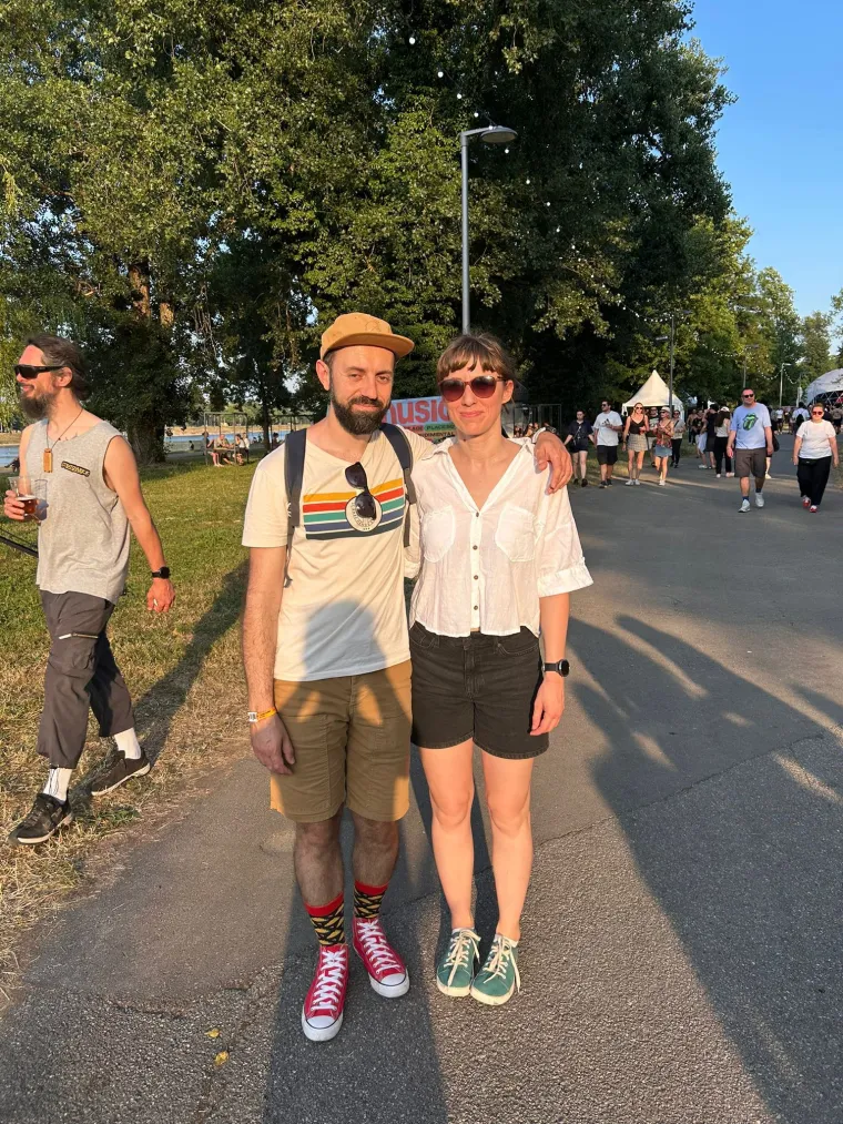 Pravo ludilo na INmusic festivalu! Od otkačenih frizura do &scaron;arenih outfita, pogledajte atmosferu