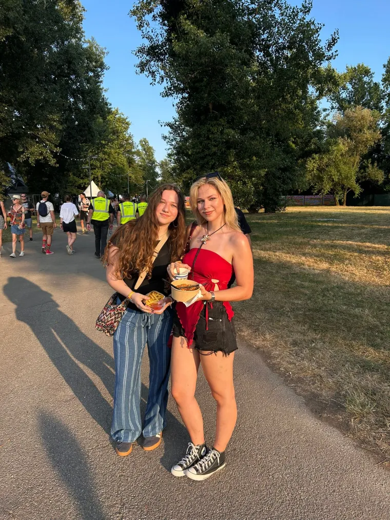 Pravo ludilo na INmusic festivalu! Od otkačenih frizura do &scaron;arenih outfita, pogledajte atmosferu