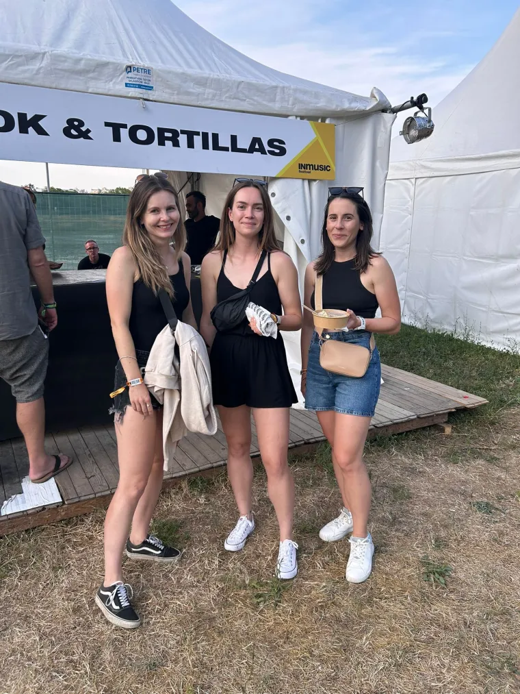 Pravo ludilo na INmusic festivalu! Od otkačenih frizura do &scaron;arenih outfita, pogledajte atmosferu