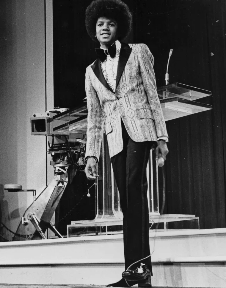 Od zlostavljanog djeteta do kralja popa! Znate li kako je Michael Jackson izgledao prije operacija?