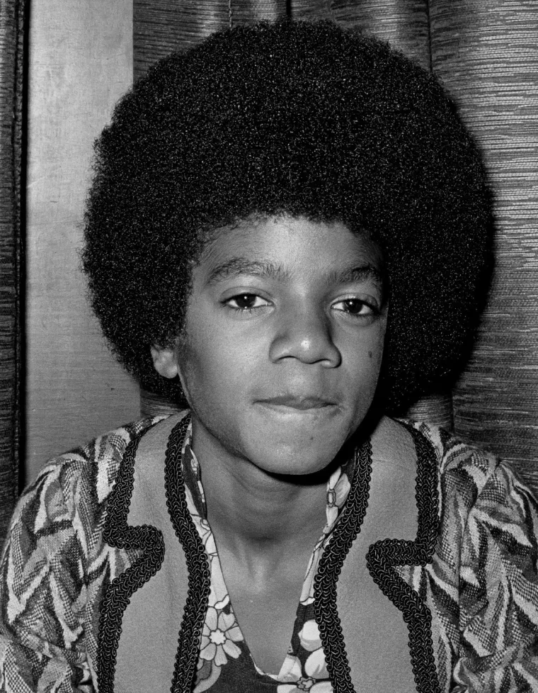 Od zlostavljanog djeteta do kralja popa! Znate li kako je Michael Jackson izgledao prije operacija?