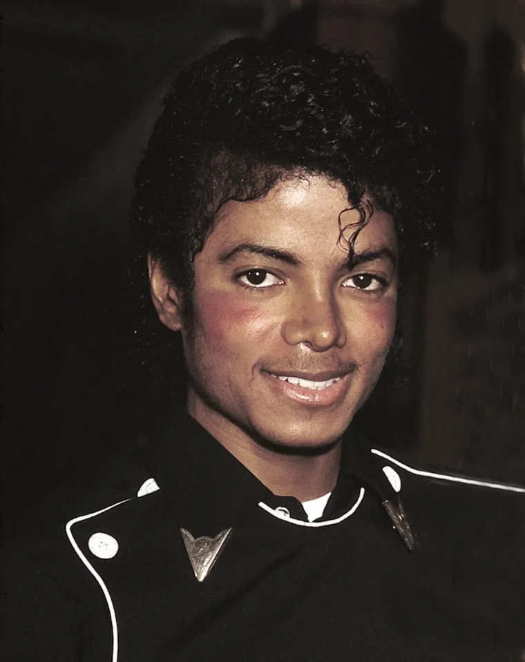 Od zlostavljanog djeteta do kralja popa! Znate li kako je Michael Jackson izgledao prije operacija?
