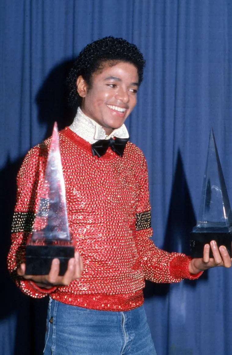 Od zlostavljanog djeteta do kralja popa! Znate li kako je Michael Jackson izgledao prije operacija?