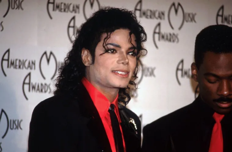 Od zlostavljanog djeteta do kralja popa! Znate li kako je Michael Jackson izgledao prije operacija?