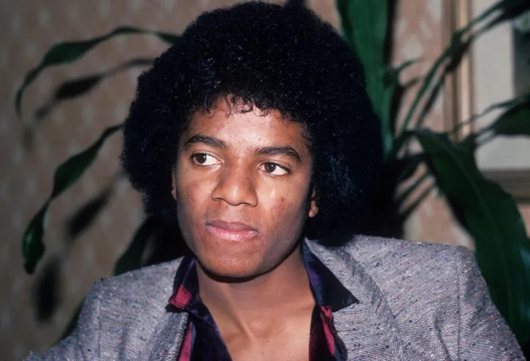 Od zlostavljanog djeteta do kralja popa! Znate li kako je Michael Jackson izgledao prije operacija?