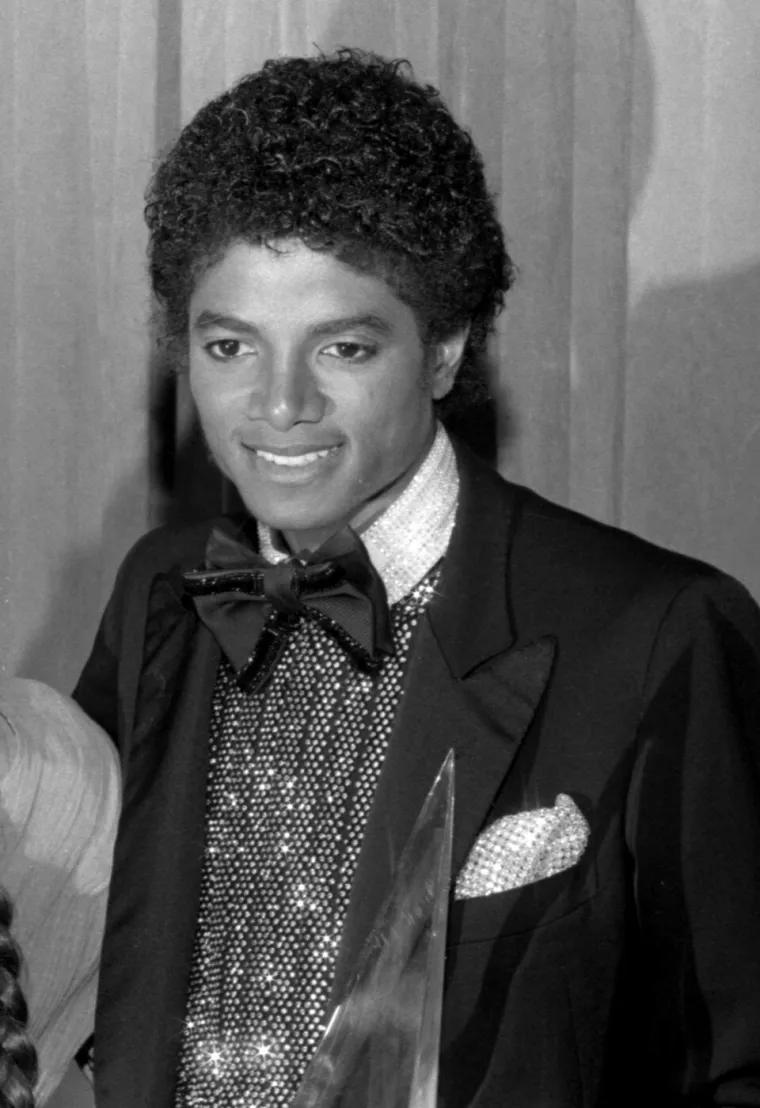 Od zlostavljanog djeteta do kralja popa! Znate li kako je Michael Jackson izgledao prije operacija?