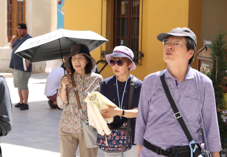 U &Scaron;ibeniku je ba&scaron; vruće: Dame se skrile iza sunčanih naočala, ali nisu pro&scaron;le nezamijećeno