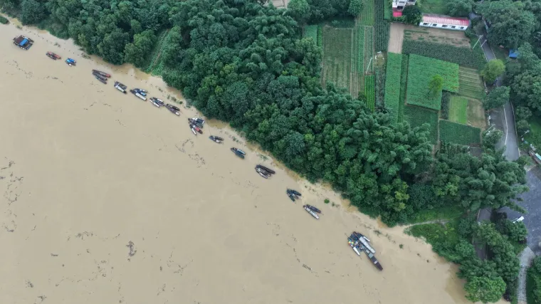 Poplavljeni gradovi, urušeni mostovi, evakuirani deseci tisuća ljudi, a najgore još nije ni došlo