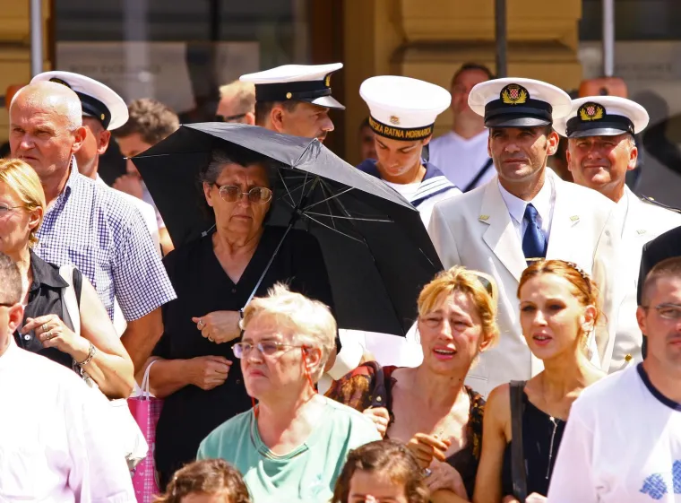 Nekad je današnji dan bio praznik, slavilo se i mimohodima na Trgu: Prisjetite se ceremonija iz Sanaderove ere