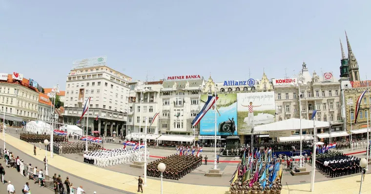 Nekad je dana&scaron;nji dan bio praznik, slavilo se i mimohodima na Trgu: Prisjetite se ceremonija iz Sanaderove ere