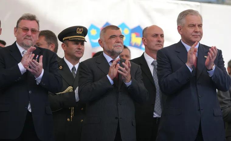 Nekad je dana&scaron;nji dan bio praznik, slavilo se i mimohodima na Trgu: Prisjetite se ceremonija iz Sanaderove ere