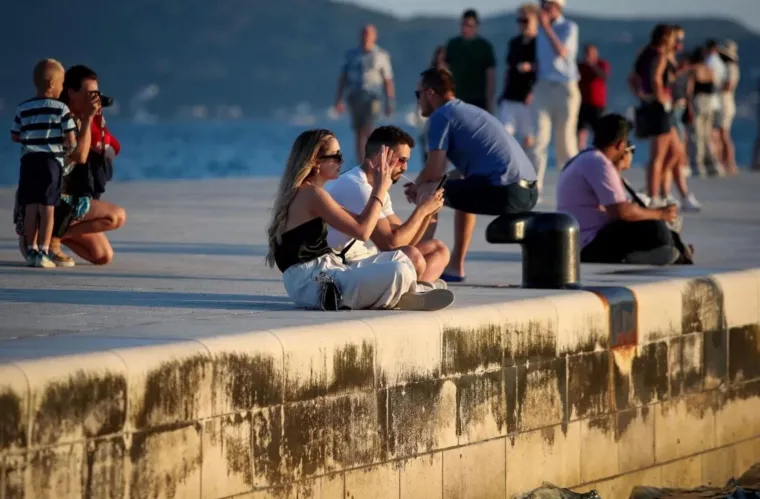 Zgodna brineta nosila je ono &scaron;to je 2024. bio hit, a sve zbog Baby Lasagne