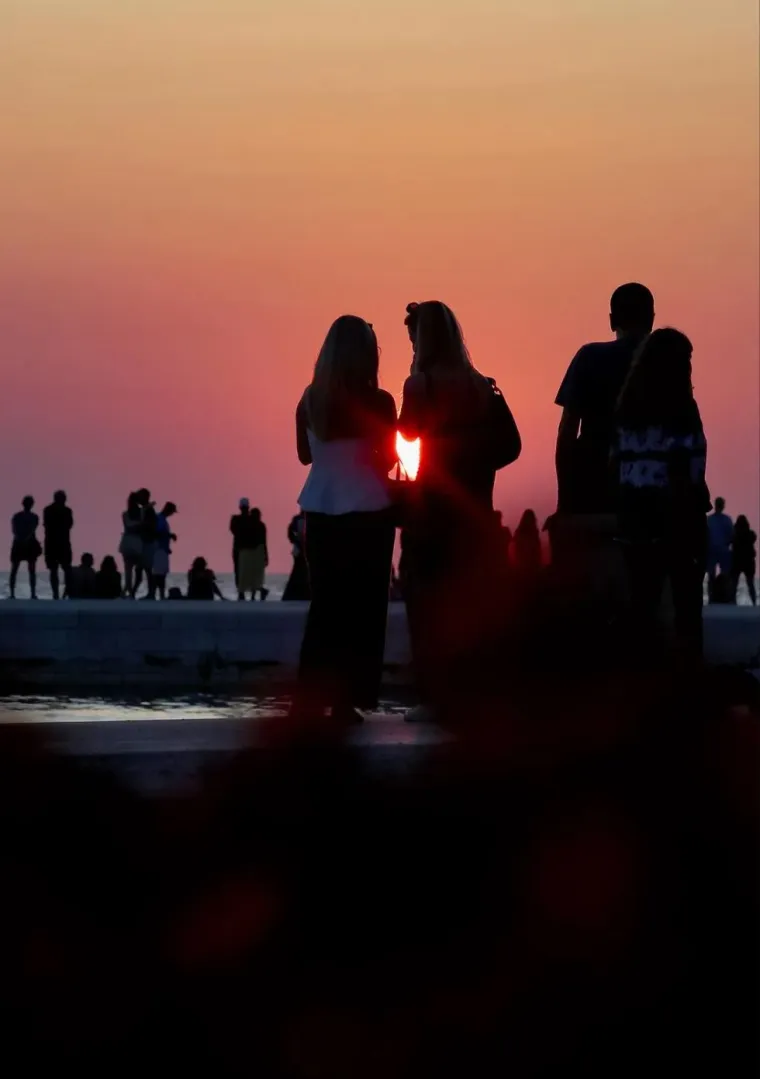 Zgodna brineta nosila je ono &scaron;to je 2024. bio hit, a sve zbog Baby Lasagne