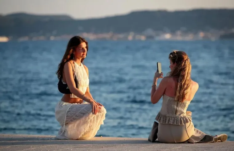 Zgodna brineta nosila je ono &scaron;to je 2024. bio hit, a sve zbog Baby Lasagne