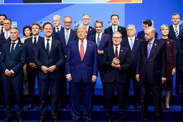 Pogledajte s kojom dvojicom je Milanović pozirao na NATO samitu: 'Nisam dobro, vučem koronu'