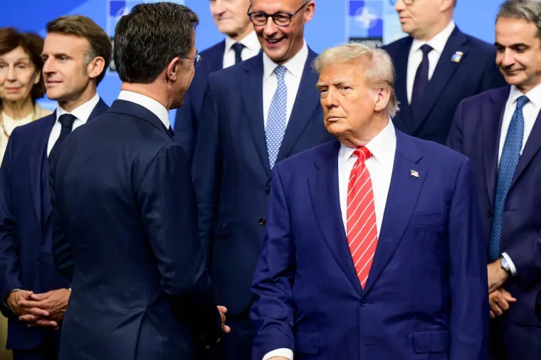 Pogledajte s kojom dvojicom je Milanović pozirao na NATO samitu: 'Nisam dobro, vučem koronu'