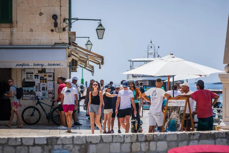 Pogledajte temperature koje su bile već u 8 sati, jedan grad posebno je gorio