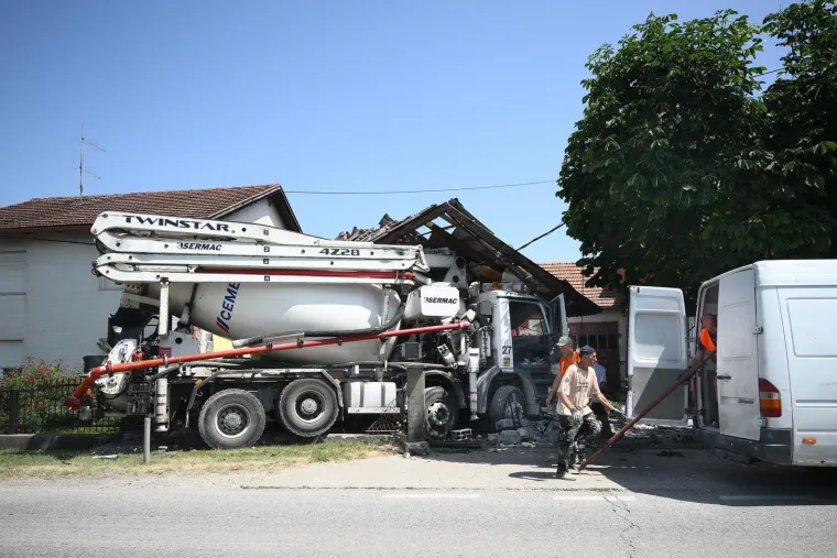 Kamionom uletio u kuću u Zagrebu, pogledajte uznemirujuće fotografije: 'Vidio sam kako gubi nadzor'